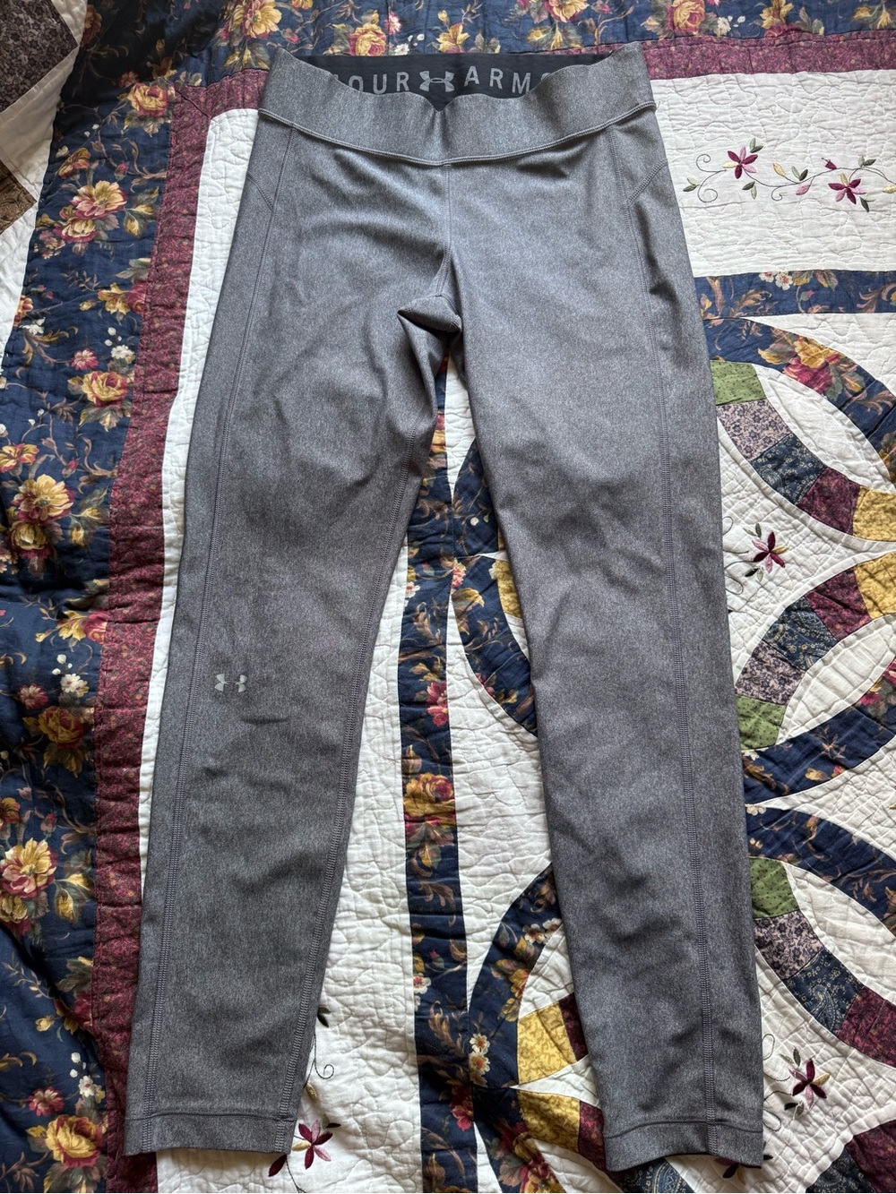 Under Armour Girls' Gray Athletic Leggings